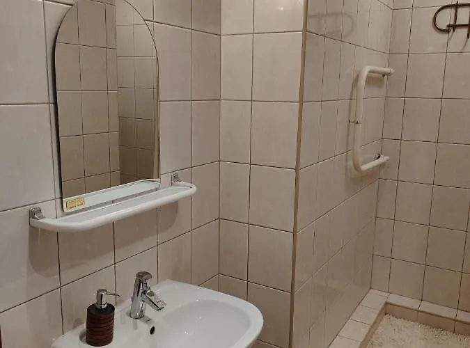 Pokój 302 Jednoosobowy Z Prywatną łazienką - Piotrkowska 262-264 Quarto em Acomodações Particulares Łódź